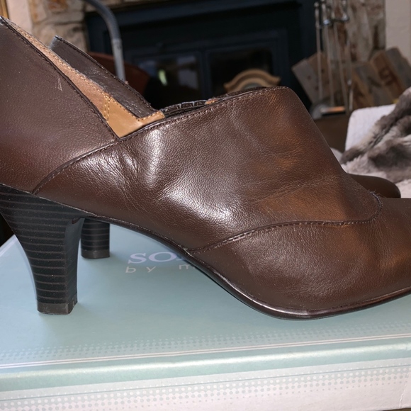 NIB Soft Shoe by Medicus Whitley Leather Ankle Booties 153152 - Picture 5 of 7